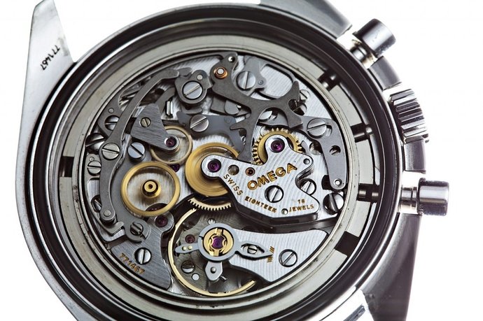 _1861_Chronograph_Movement_wikimedia-e1502788993375