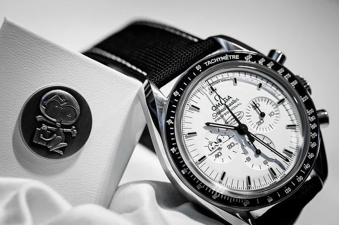 Omega-Speedmaster-Apollo-13-Silver-Snoopy-Award-Limited-Edition-Watch