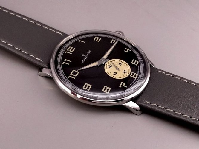 junghans-meister-driver-handaufzug-lato3-750x563