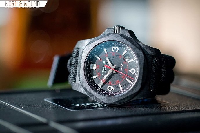 VICTORINOX_INOX_CARBON_8