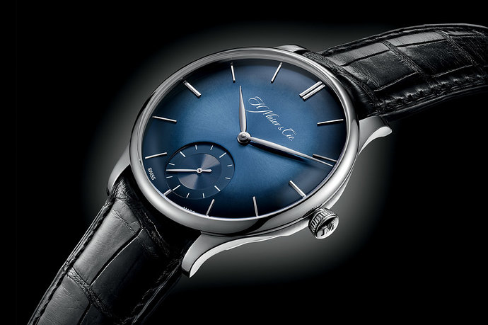 -Moser-Cie-Venturer-Small-Second-Bucherer-Edition-blue-fume-dial-3