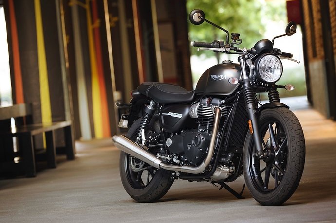2019-Triumph-Street-Twin-First-Look-Retro-Motorcycle-13