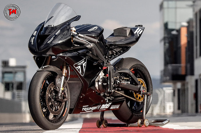 Triumph-Moto2-01