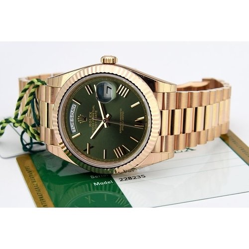 rolex-day-date-40-rose-gold-green-olive-dial-228235-watch-chest-4