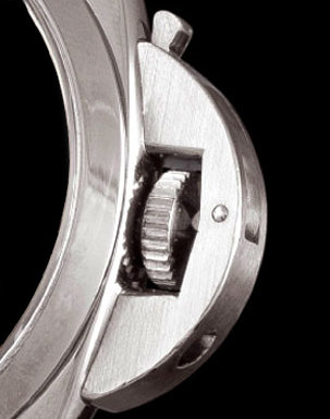 1955-Panerai-Reference-6152-1-47mm-with-Crown-Protection-System